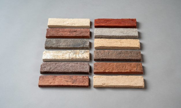 Handvorm EcoLine steenstrips CO2-arm geproduceerd