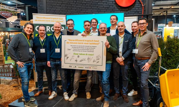 Twaalf bedrijven uit de groensector tekenen voor toename inkoop gecertificeerd tropisch hout